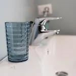 Pensión Four