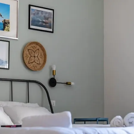 Four 게스트하우스 알게로