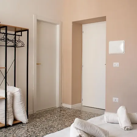 Four 게스트하우스 3*