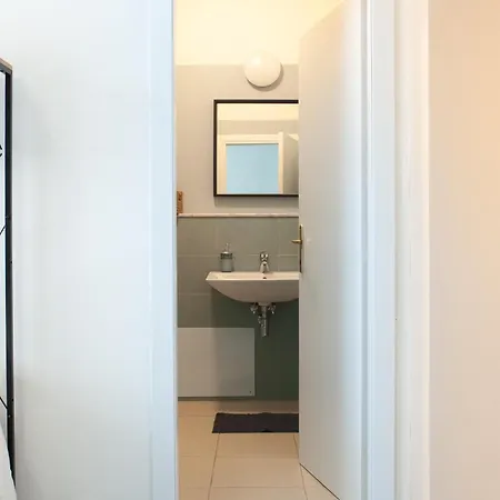 בית הארחה Four 3*