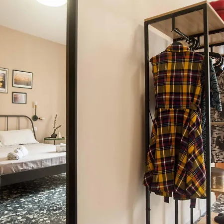 Four بيت ضيافة ألغيرو