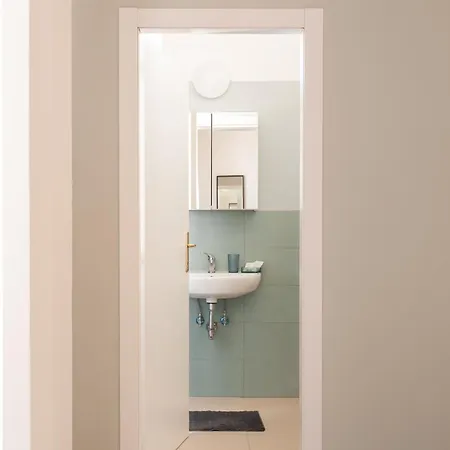 بيت ضيافة Four 3*